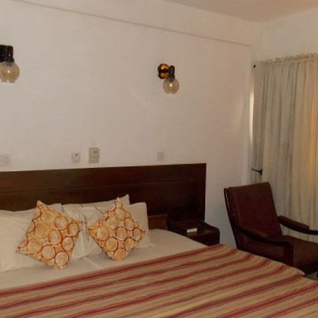 Whispering Palms Resort Magbon Экстерьер фото