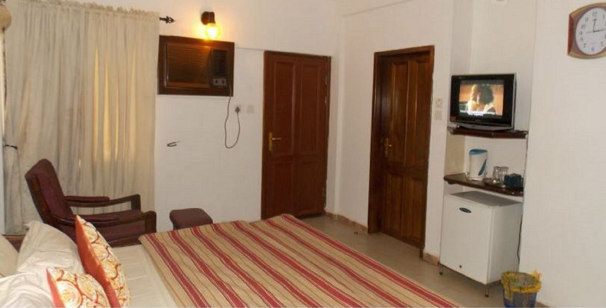 Whispering Palms Resort Magbon Экстерьер фото